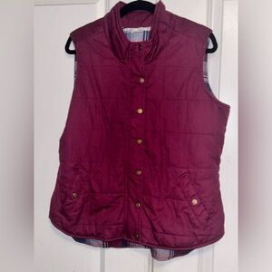 Women’s Burgundy Puffer Vest, plaid lining Size Large